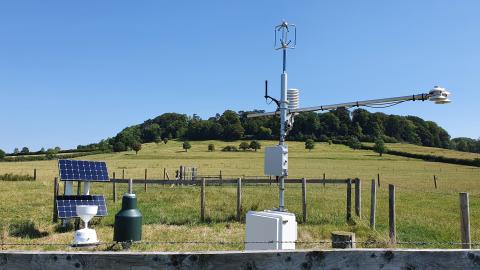 A new evapotranspiration dataset is now available for the COSMOS-UK monitoring network!